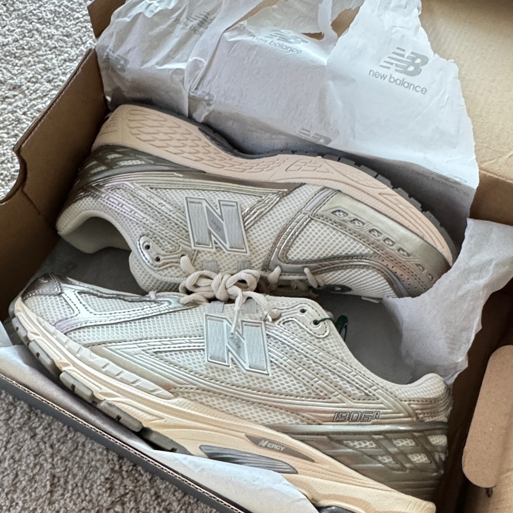 New Balance 1906R Arid
Stone Size 12.5 Women or 11 Men - Picture 9 of 9